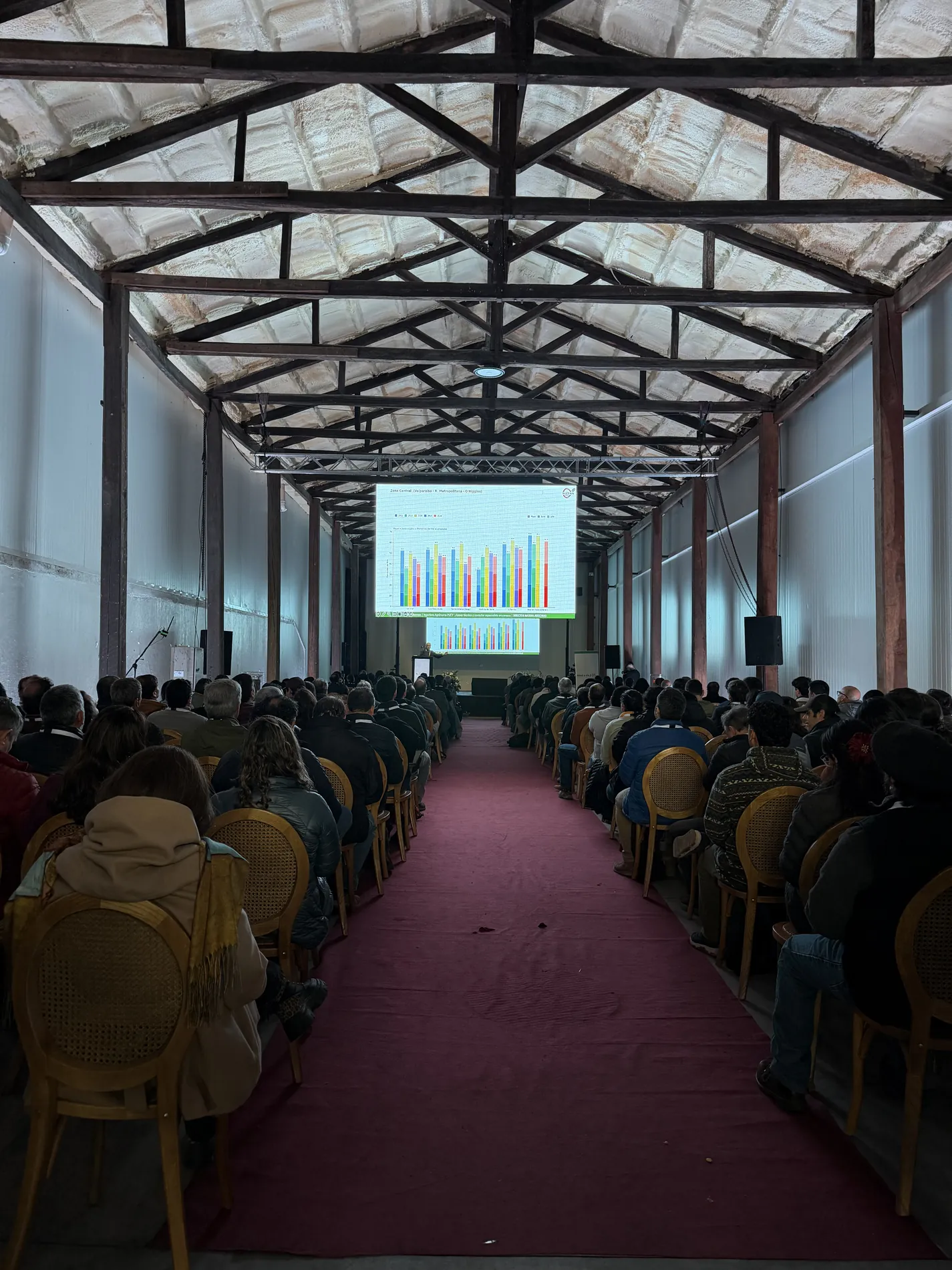 Conferencia con presentación en Casona Verona